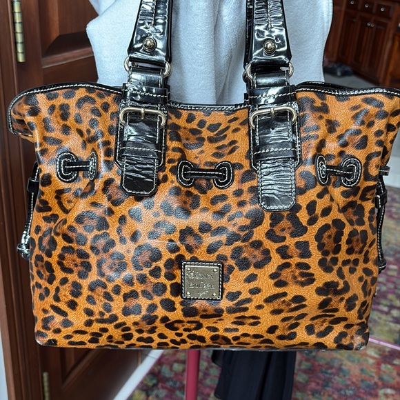 Dooney Bourke  leopard/cheetah print shoulder bag  leather golden orange/black - Picture 1 of 17